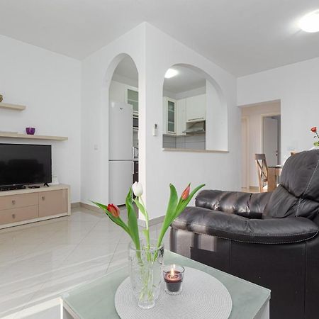 Koraca B4 Apartman Kirmenjak Kültér fotó