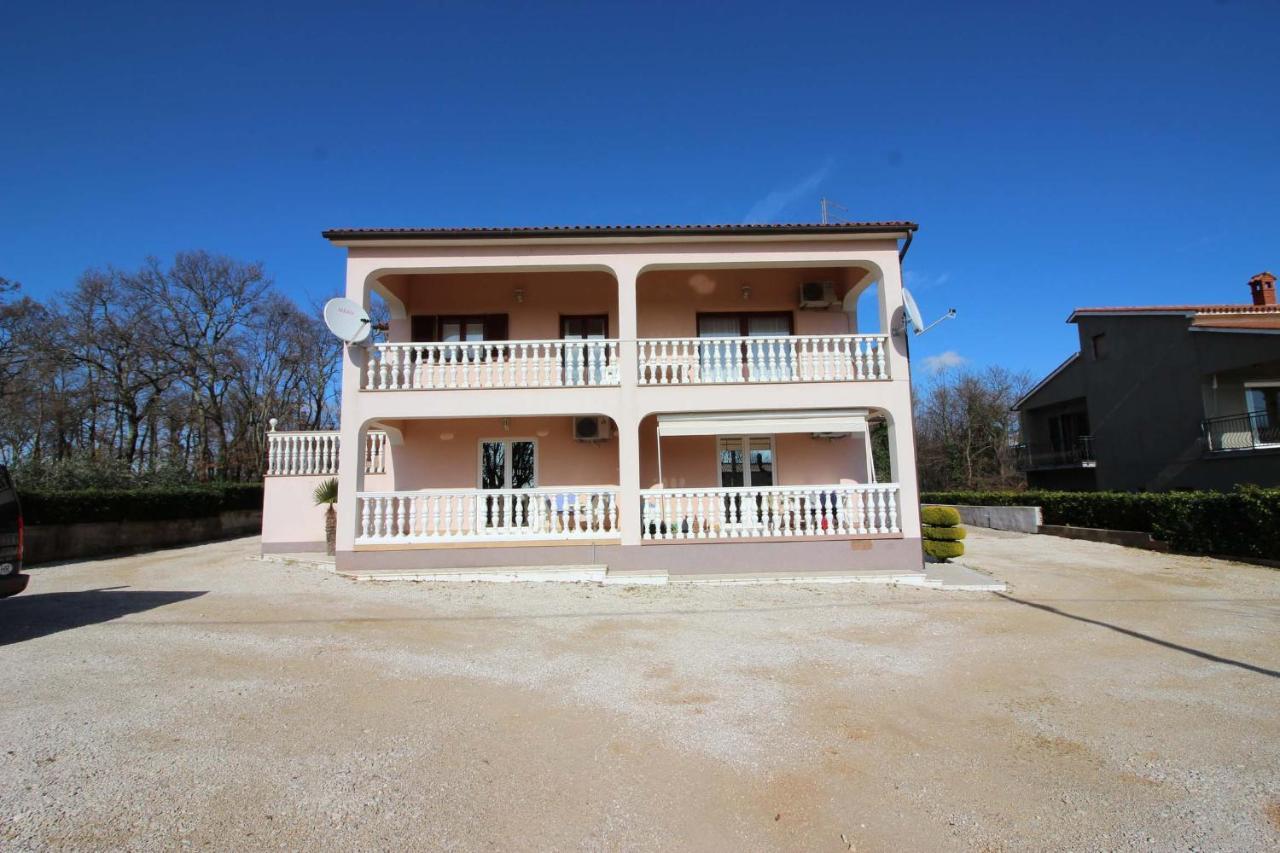 Koraca B4 Apartman Kirmenjak Kültér fotó