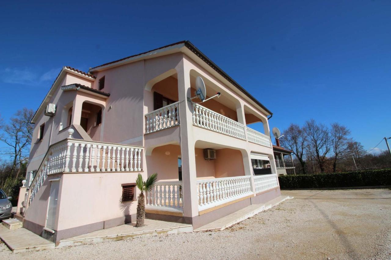 Koraca B4 Apartman Kirmenjak Kültér fotó