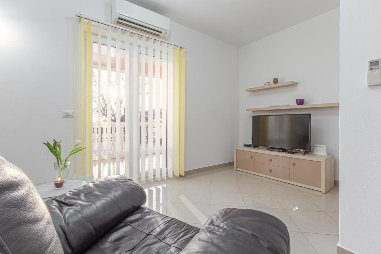 Koraca B4 Apartman Kirmenjak Kültér fotó
