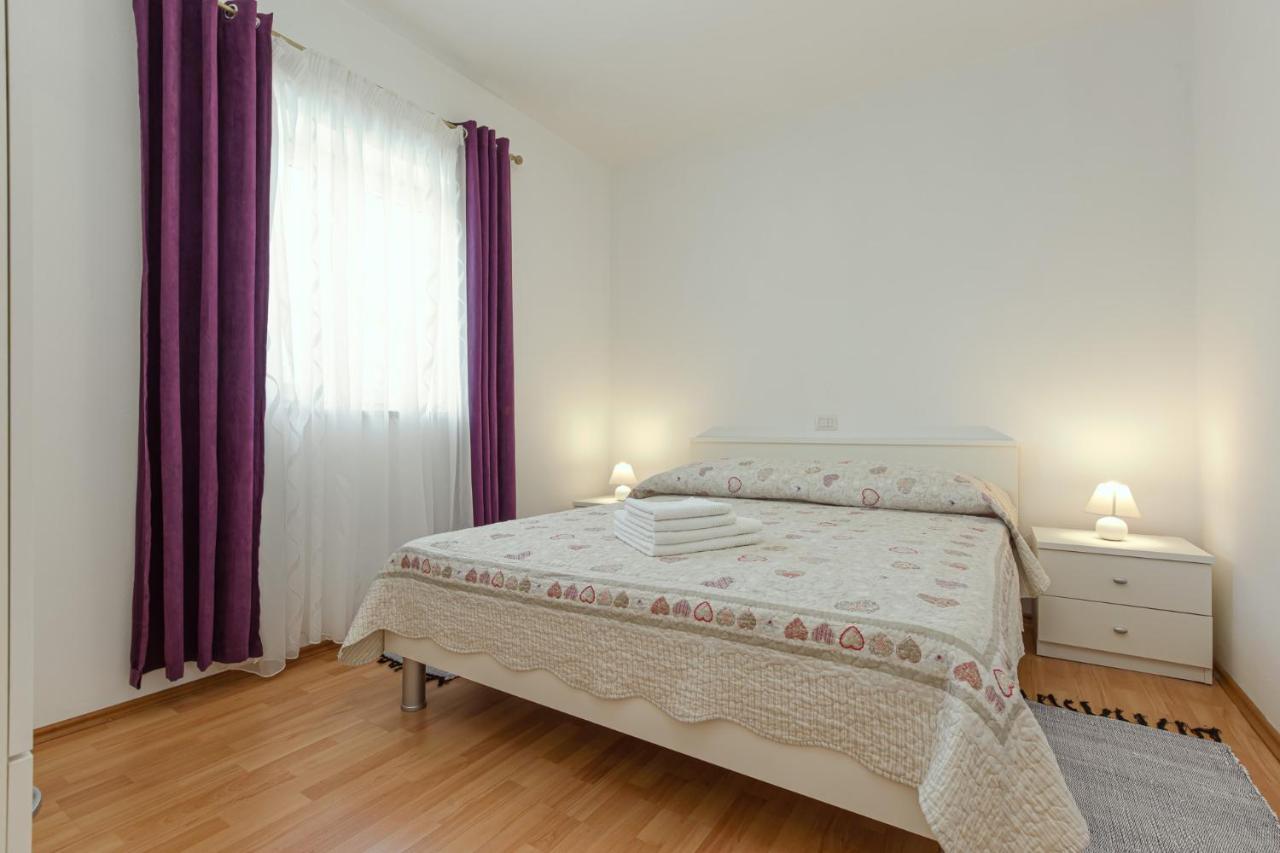 Koraca B4 Apartman Kirmenjak Kültér fotó